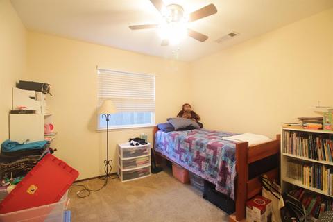 912 W Union Ave, Modesto, CA 95356 photo 8