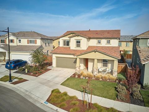 1301 Darrow Dr, Lathrop, CA 95330 photo 2