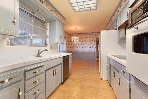 1107 Junewood Dr, Lodi, CA 95242 photo 7