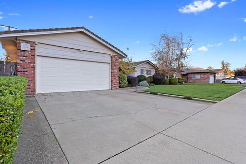 1107 Junewood Dr, Lodi, CA 95242 photo 4