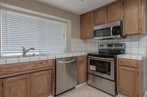 647 Waxwing Ln, Newman, CA 95360 photo 8