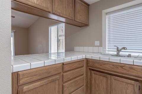 647 Waxwing Ln, Newman, CA 95360 photo 9