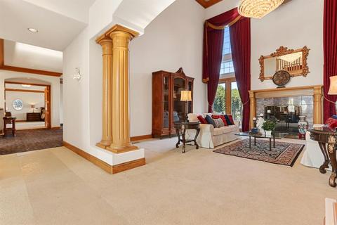 2633 W Armstrong Rd, Lodi, CA 95242 photo 5