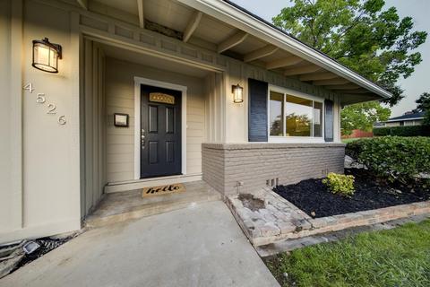 4526 Northampton Dr, Carmichael, CA 95608 photo 2