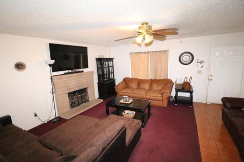 658 Periwinkle Dr, Patterson, CA 95363 photo 3