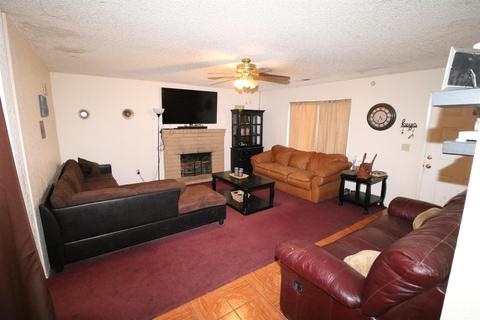 658 Periwinkle Dr, Patterson, CA 95363 photo 5
