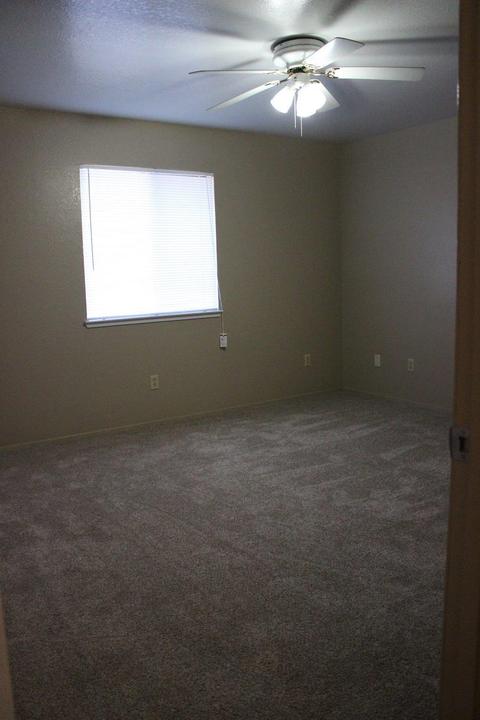 1407 Lindstrom Ave, Modesto, CA 95351 photo 17