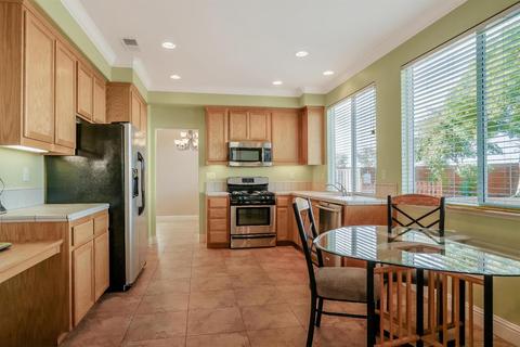 463 Montclair Ln, Tracy, CA 95376 photo 6