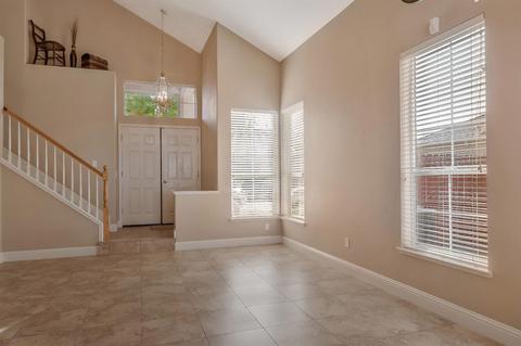 463 Montclair Ln, Tracy, CA 95376 photo 4