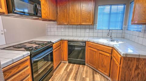 1360 Busca Dr, Tracy, CA 95376 photo 2