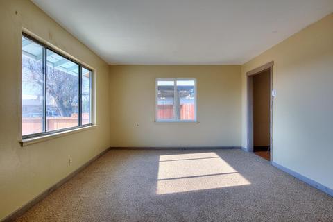 2560 Mcelvaney Ave, Merced, CA 95341 photo 2