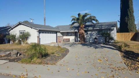375 E Beverly Pl, Tracy, CA 95376 photo 1