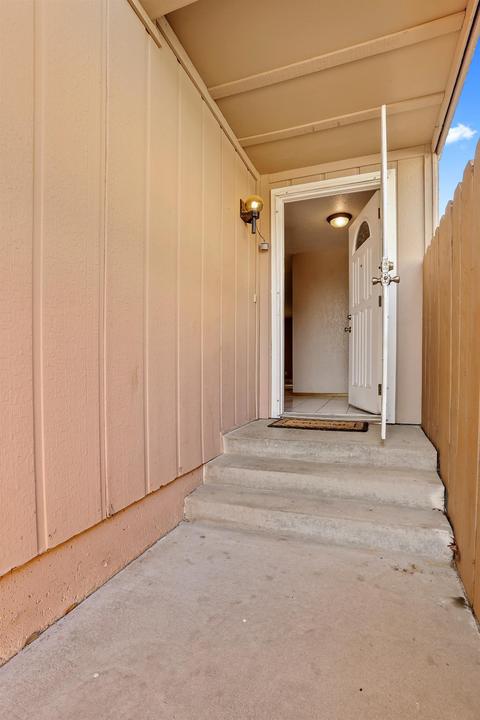 1639 Rita Ln, Ceres, CA 95307 photo 5