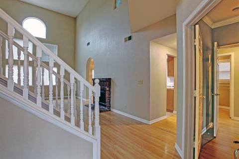 111 Grantham Ct, Folsom, CA 95630 photo 3