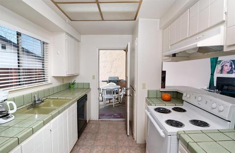 6107 Templeton Dr, Carmichael, CA 95608 photo 4