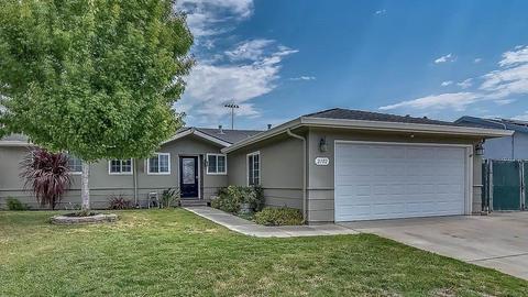 2102 Alpine Dr, Lodi, CA 95240 photo 2