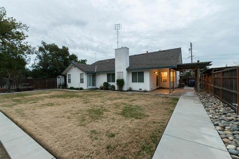 921 Tornell Ave, Turlock, CA 95382 photo 3