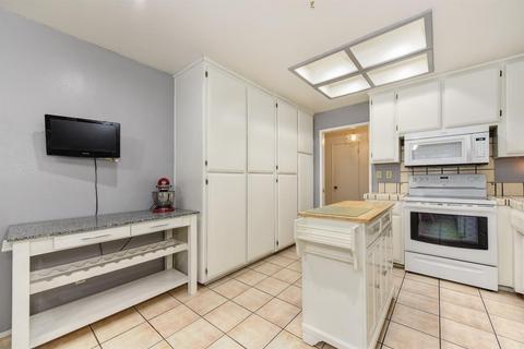 249 Oberlin Dr, Galt, CA 95632 photo 9