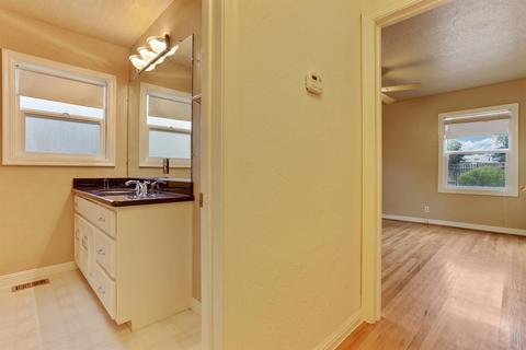 708 Howard St, Lodi, CA 95242 photo 14