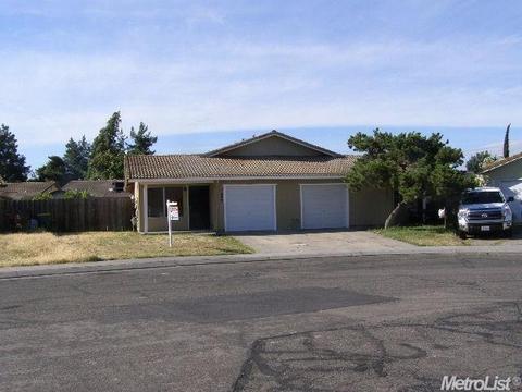 1651 Knickerbocker Ct, Stockton, CA 95210 photo 1
