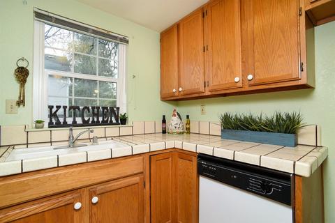 5709 Ivytown Ln, Carmichael, CA 95608 photo 9