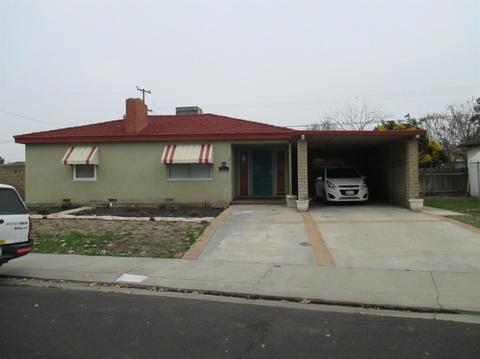 703 Pine St, Manteca, CA 95336 photo 1