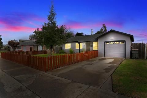 524 N Ham Ln, Lodi, CA 95242 photo 3