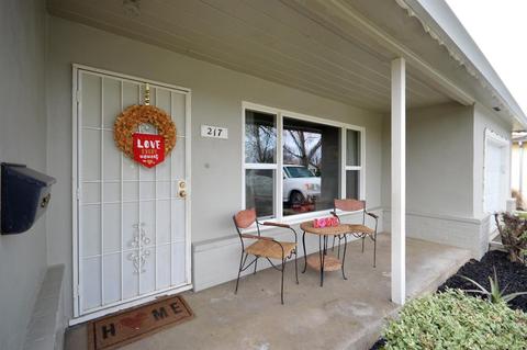 217 Renee Dr, Modesto, CA 95354 photo 2