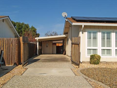 1833 Kruger Dr, Modesto, CA 95355 photo 2