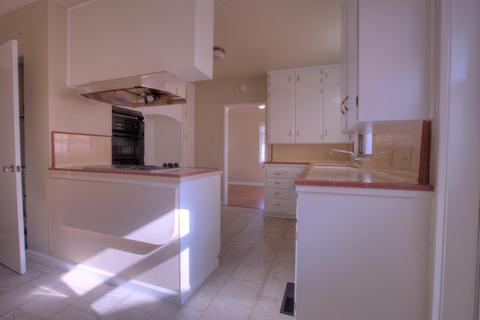 533 Ramona Ave, Modesto, CA 95350 photo 11