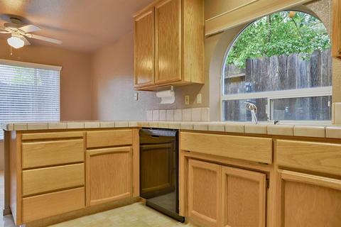 8262 Silk Tree Way, Antelope, CA 95843 photo 12