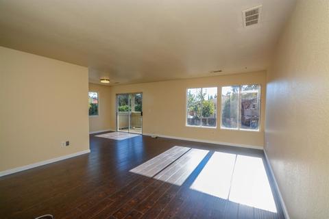 455 Cherry Ln #E, Manteca, CA 95337 photo 3
