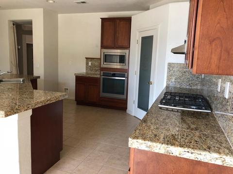 38 Nostalgia Ave, Patterson, CA 95363 photo 4