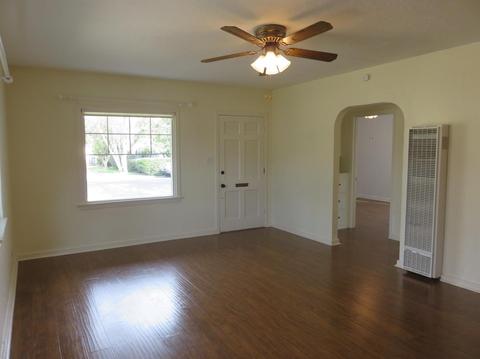 130 E Fairmont Ave, Modesto, CA 95354 photo 2