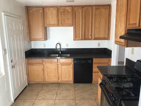 2324 Dora St, Modesto, CA 95354 photo 2