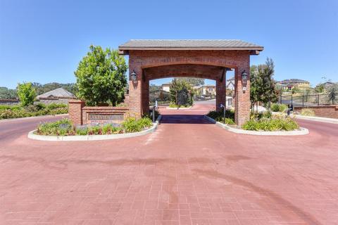 565 Ramos Dr, Folsom, CA 95630 photo 2