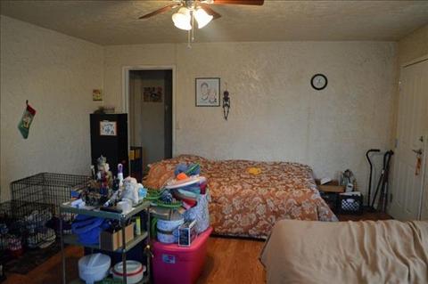 877 8th St, Turlock, CA 95380 photo 3