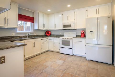 1326 7th St, Ripon, CA 95366 photo 3