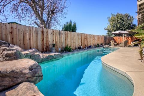 1326 7th St, Ripon, CA 95366 photo 2