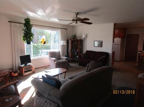 1045 Grove, Gustine, CA 95322 photo 2