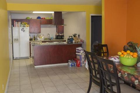 2736 Park Pl, Modesto, CA 95350 photo 5