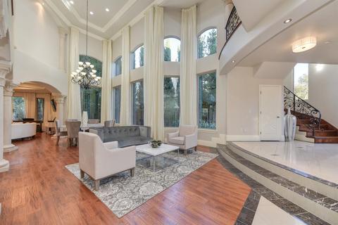 6101 Holt Ln, Carmichael, CA 95608 photo 4