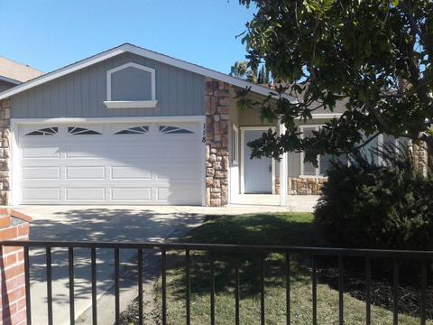 118 S Roxie Dr, Ripon, CA 95366 photo 1