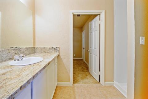 1011 Herndon Rd, Modesto, CA 95351 photo 9