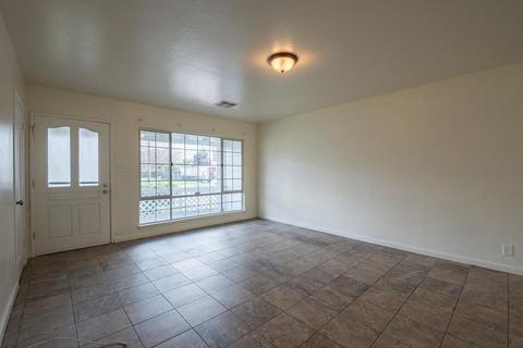 515 Bennett Ave, Modesto, CA 95351 photo 4