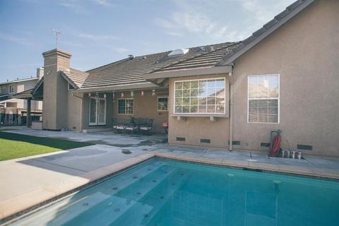1905 Castleview Dr, Turlock, CA 95382 photo 4