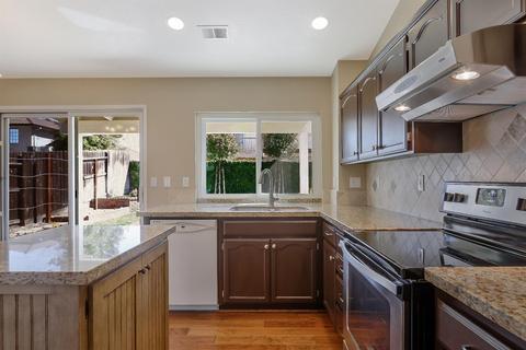 976 Oak Grove Rd, Modesto, CA 95351 photo 3