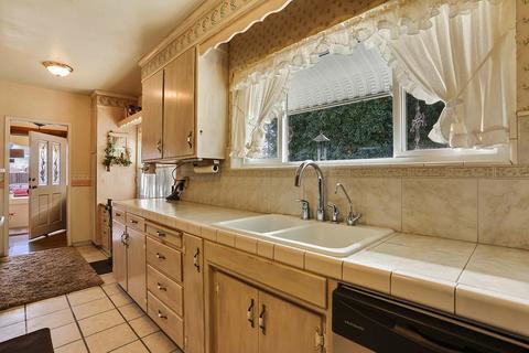 1051 Robert Ave, Ripon, CA 95366 photo 6