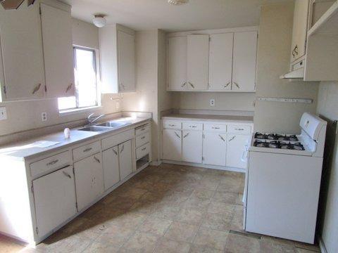 1020 Sonora Ave, Modesto, CA 95351 photo 2
