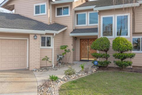 2104 Manitoba Ct, Modesto, CA 95356 photo 2
